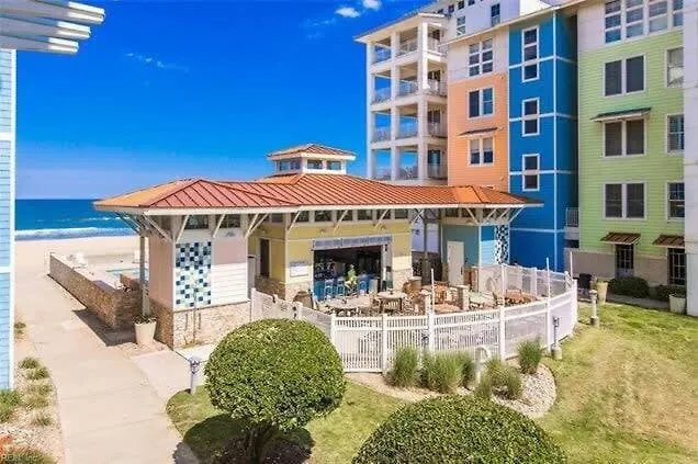 Sojourn Beach Haven Sleeps 7 With Pool Near Beach Virginia Beach Holiday home