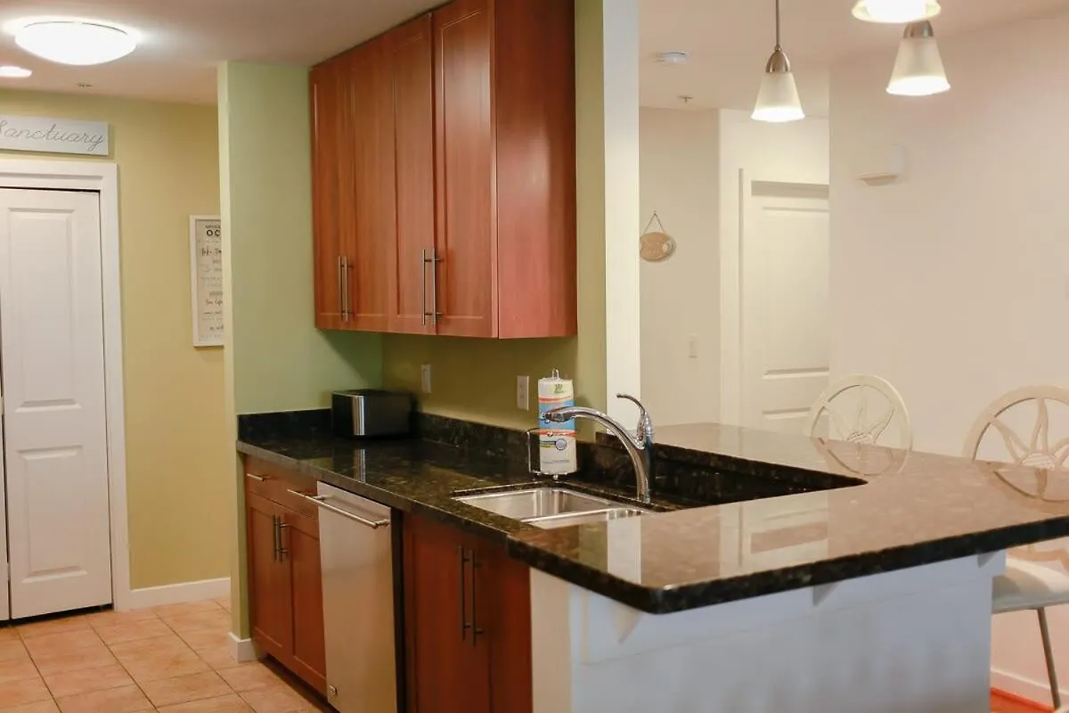 Sojourn Beach Haven Sleeps 7 With Pool Near Beach Virginia Beach 0*,